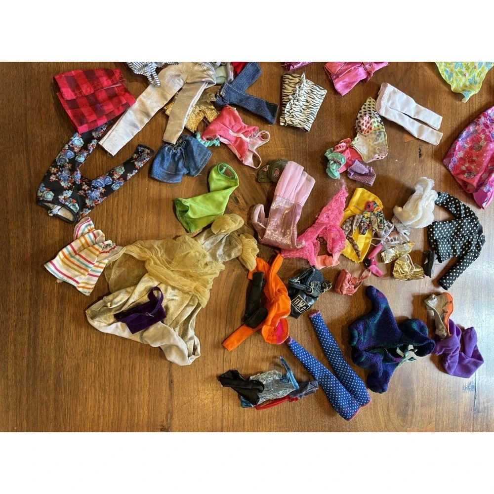 Lot Of Vintage Barbie & Friends '70s-'80s Clothes